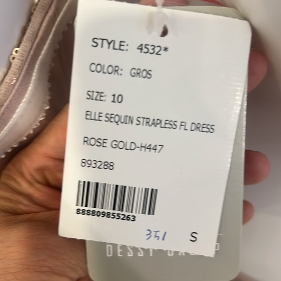 Sample Sale-NWT- Dessy 4533-size 10- Rosegold- Sequin- Pristine - Picture 6 of 7